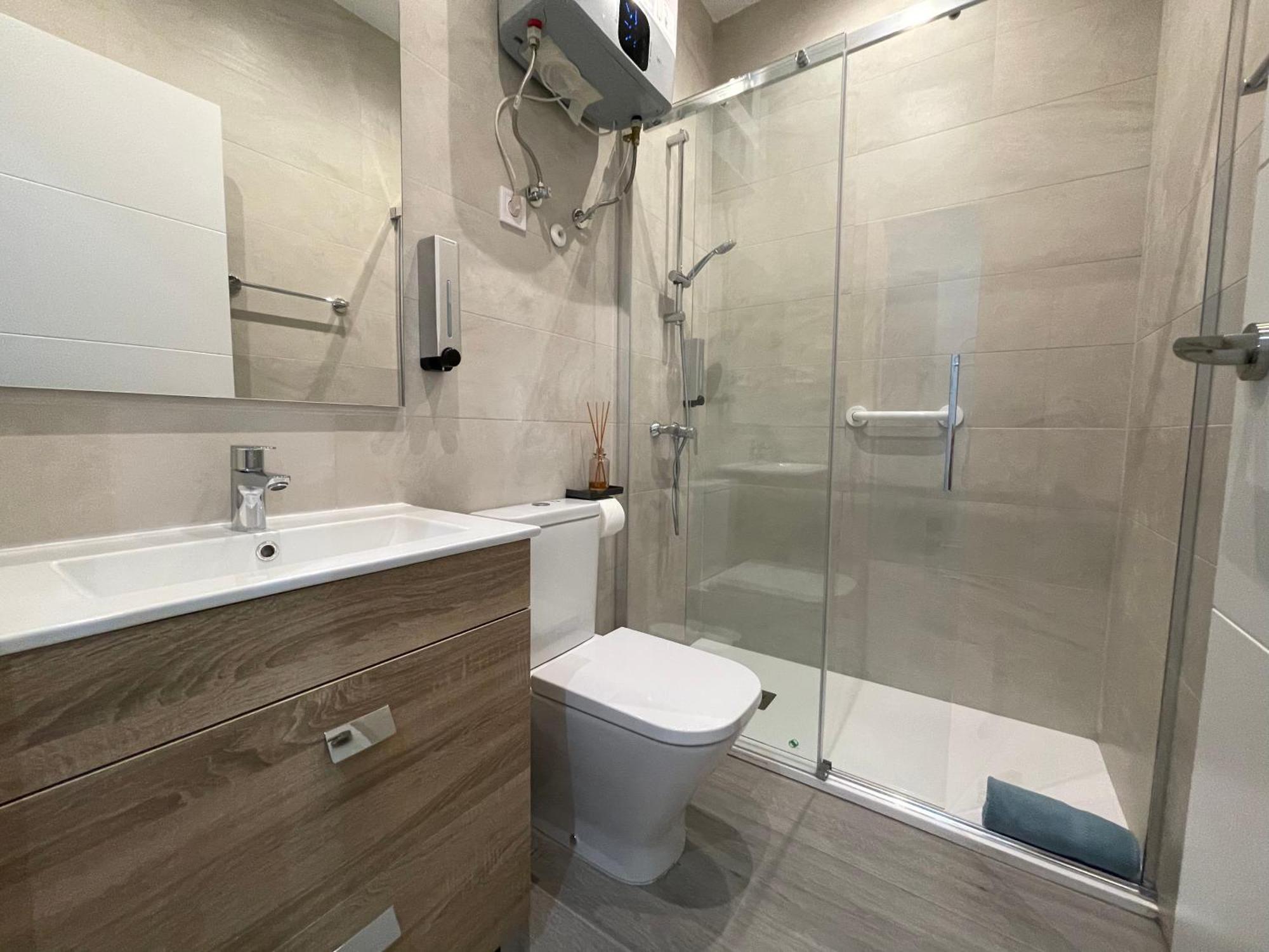 Estudios Nuevos Madrid Centro Екстериор снимка